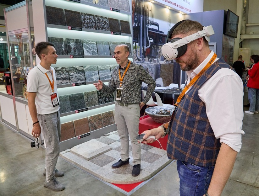 2026年俄罗斯莫斯科石材展览会STONE INDUSTRY参展商与海外采购商展台洽谈现场