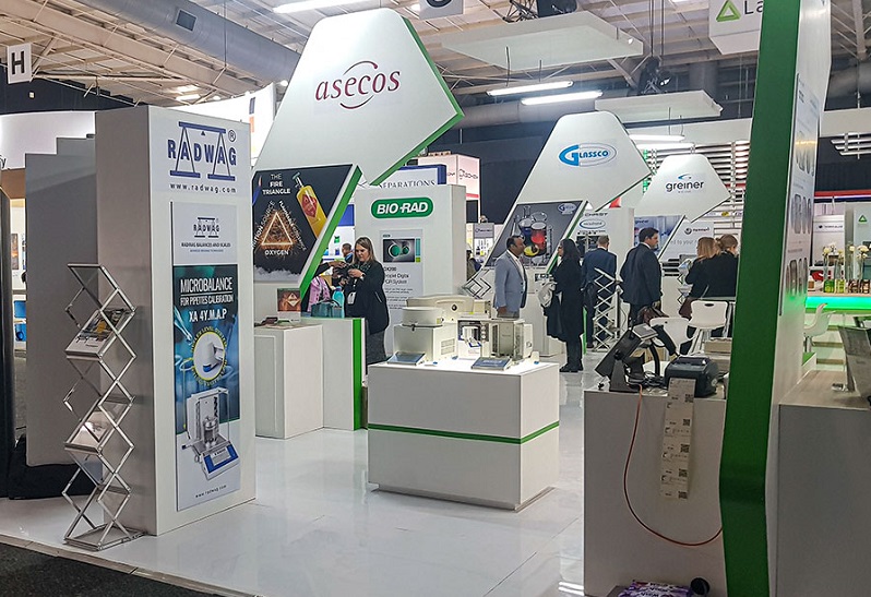 2027年南非非洲实验室仪器及分析生物展Analytica Lab Africa展馆现场,专业观众参观实况