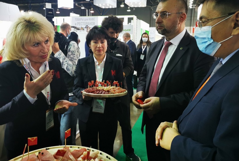 2026年哈萨克斯坦阿拉木图食品展览会FoodExpo Qazaqstan展馆现场,专业观众参观实况