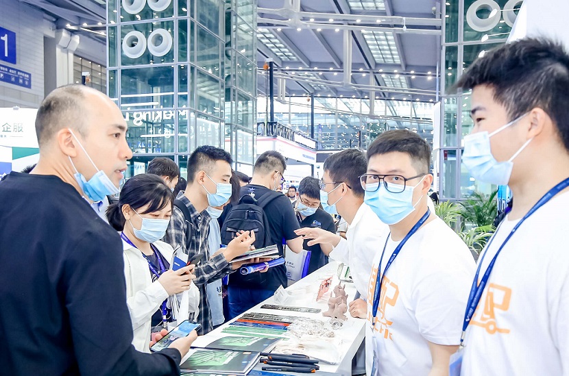 2026年上海电子展-中国电子展China Electronics Fair参展商与海外采购商展台洽谈现场