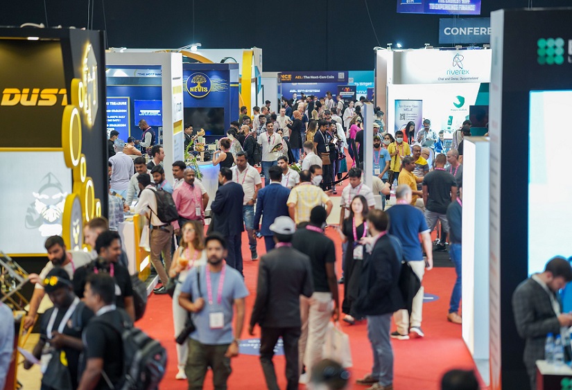2027年土耳其伊斯坦布尔区块链展-区块链世界博览会Blockchain Expo World展馆现场，专业观众参观实况