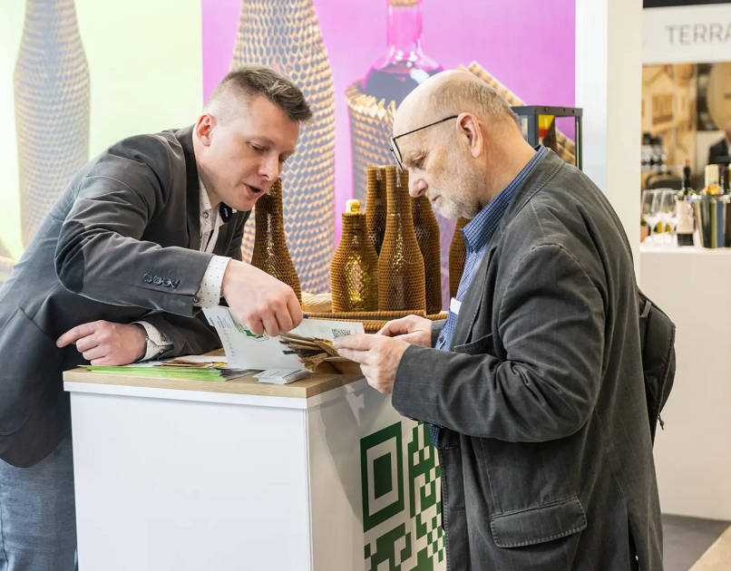2027年波兰华沙精酿啤酒展览会Beer Warsaw Expo参展商与海外采购商展台洽谈现场
