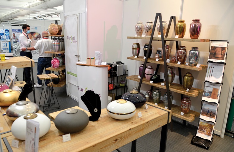 2027年法国图卢兹殡葬品展览会SALON PROFESSIONNEL FUNERAIRE GRAND SUD展馆现场,专业观众参观实况
