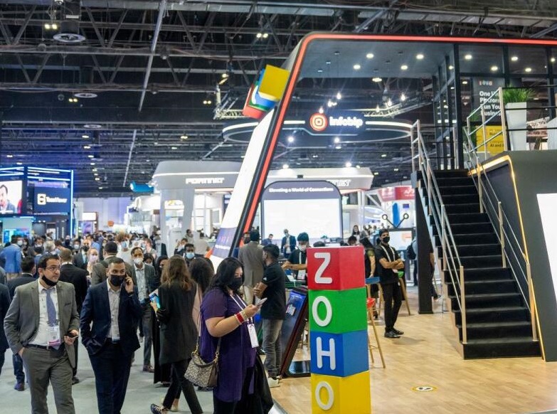 2026年中东迪拜消费电子及通讯展GITEXGITEX DUBAI展馆现场,专业观众参观实况