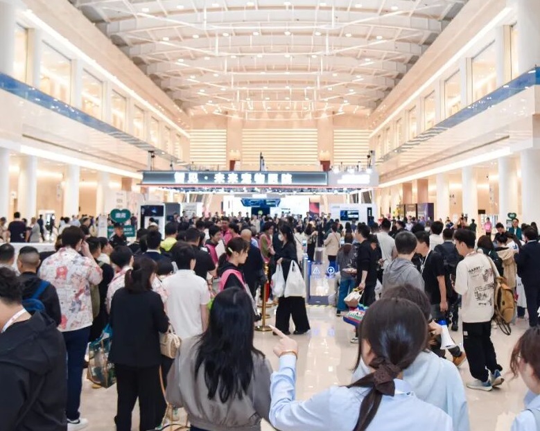 2027年第19届东西部小动物临床兽医师大会暨展览会WESAVC参展商与海外采购商展台洽谈现场