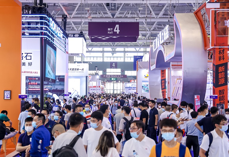 2027年深圳国际工业零件展览会ITES参展商与海外采购商展台洽谈现场