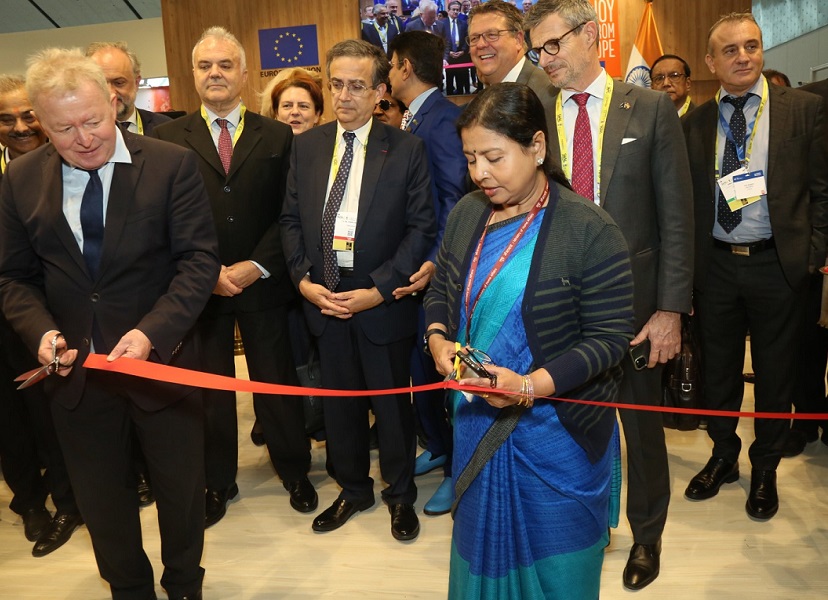 2027年印度食品饮料展览会SIAL India参展商与海外采购商展台洽谈现场