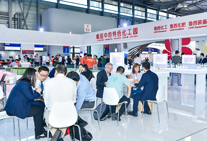 2027年中国(上海)国际橡胶技术展览会RubberTech行业机械设备展品展台实拍