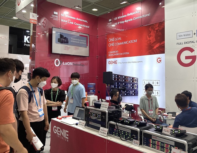 2027年韩国首尔广播、媒体、灯光音响展览会KOBA展馆现场,专业观众参观实况