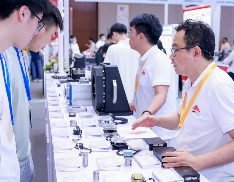 2027年中国光谷国际光电子博览会-武汉光博会OVC EXPO行业机械设备展品展台实拍