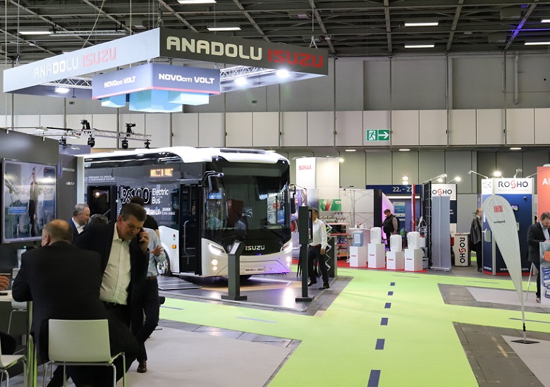 2028年德国柏林客车巴士展览会BUS2BUS展馆现场，专业观众参观实况