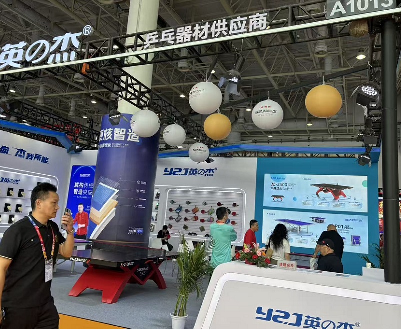 2027年中国成都国际体育用品博览会-中国体博会China Sport Show参展商与海外采购商展台洽谈现场