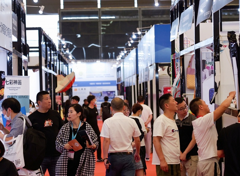 2027年上海鞋博会-上海国际鞋业展SISE展馆现场,专业观众参观实况