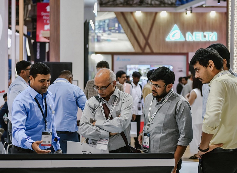 2027年印度孟买音视频集成及视听展览会InfoComm India展馆现场,专业观众参观实况