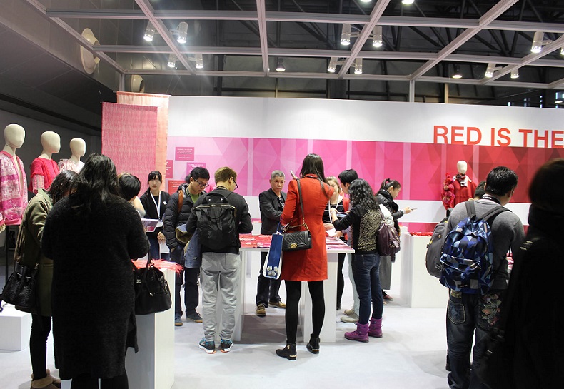 2027年法国巴黎纱线针织品展览会Spinexpo Paris展馆现场,专业观众参观实况