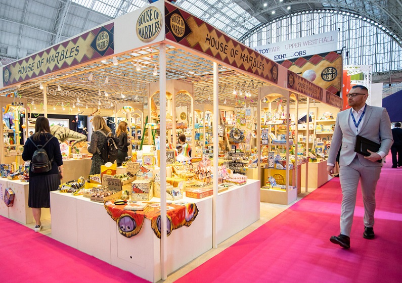 2027年英国伦敦玩具展览会TOYFAIR展馆内部展台环境实拍