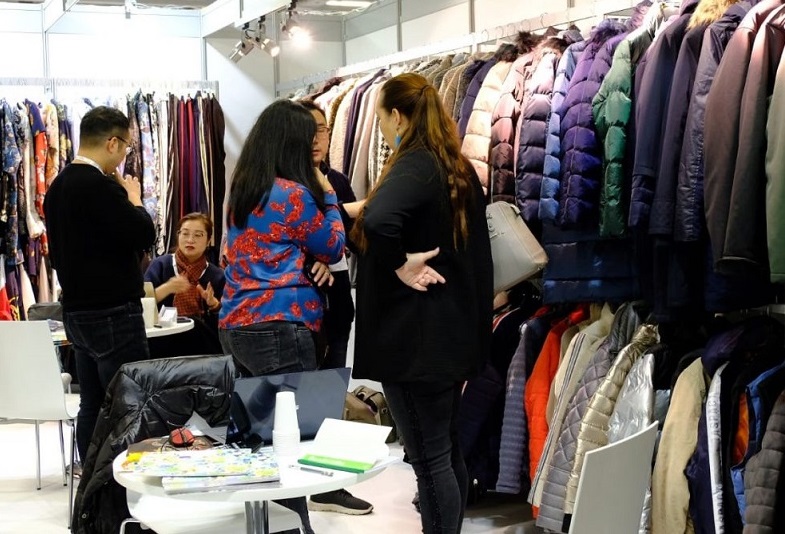 2027年德国杜塞尔多夫服装及服饰展览会Asia Apparel Expo展馆现场,专业观众参观实况
