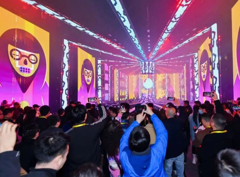 2027年广州演艺设备智能声光产品技术展览会GET show展馆现场,专业观众参观实况
