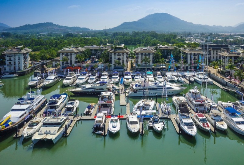 2027年泰国普吉岛游艇展TIBSThailand International Boat Show展馆现场，专业观众参观实况