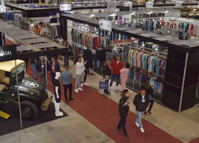 2027年巴西南部时尚服装、面料展览会Fenin Fashion展会现场产品演示与行业交流活动