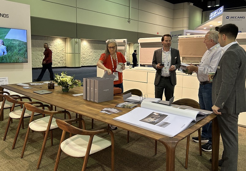 2026年美国奥兰多北美门窗遮阳及技术展览会Sun Shading Expo North America展馆现场,专业观众参观实况