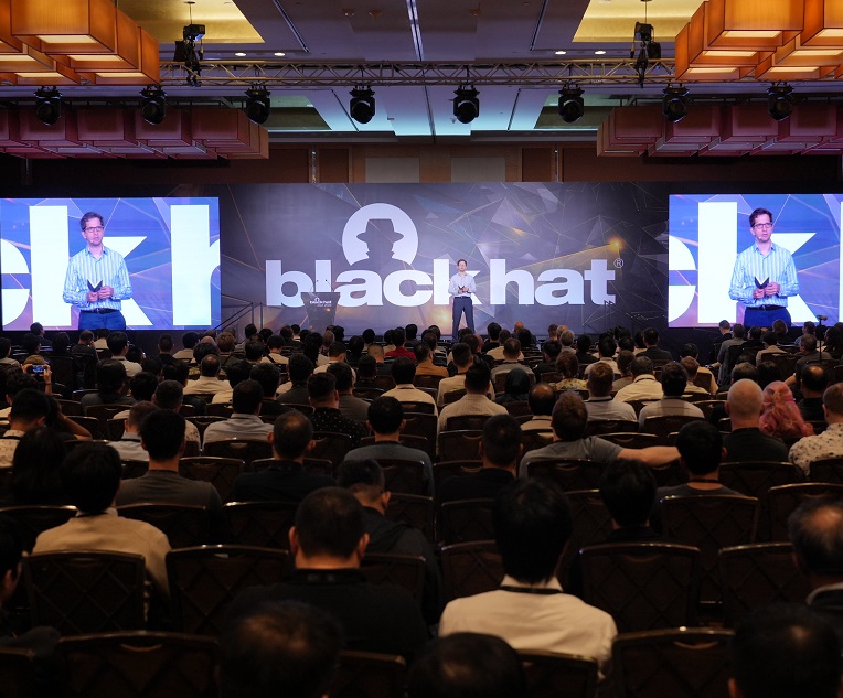 2027年新加坡亚洲黑帽大会暨反黑客技术大会Black Hat Asia参展商与海外采购商展台洽谈现场