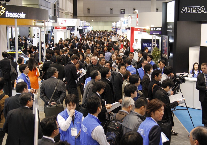 2027年日本东京汽车技术展览会Automotive World展馆现场,专业观众参观实况