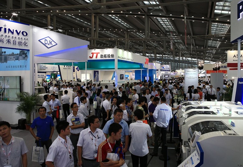 2027年中国(上海)国际半导体设备展NEPCONNEPCON China展馆现场,专业观众参观实况