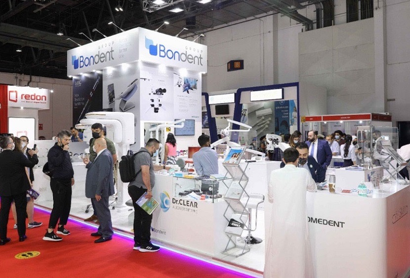 2027年中东迪拜牙科及口腔展览会AEEDCAEEDC DUBAI展馆现场，专业观众参观实况