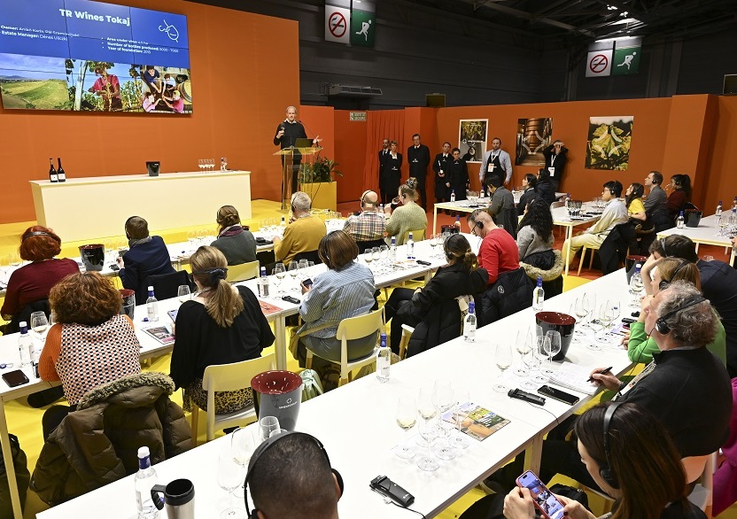 2027年法国巴黎葡萄酒、红酒、烈酒展览会WINE PARIS展馆内部展台环境实拍