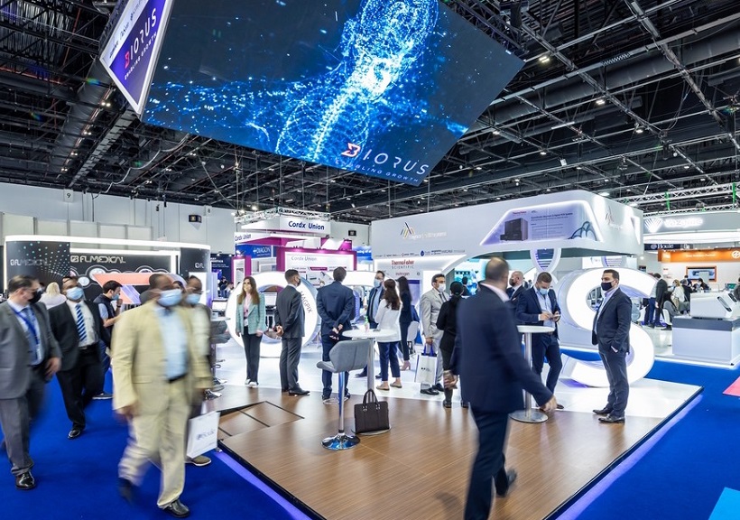 2027年中东迪拜实验室仪器分析测试展WHX LabsWorld Health Expo Labs展馆现场，专业观众参观实况