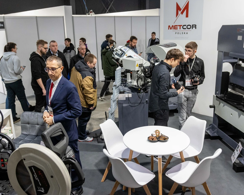 2027年波兰华沙金属加工展览会Warsaw Metaltech展馆现场，专业观众参观实况