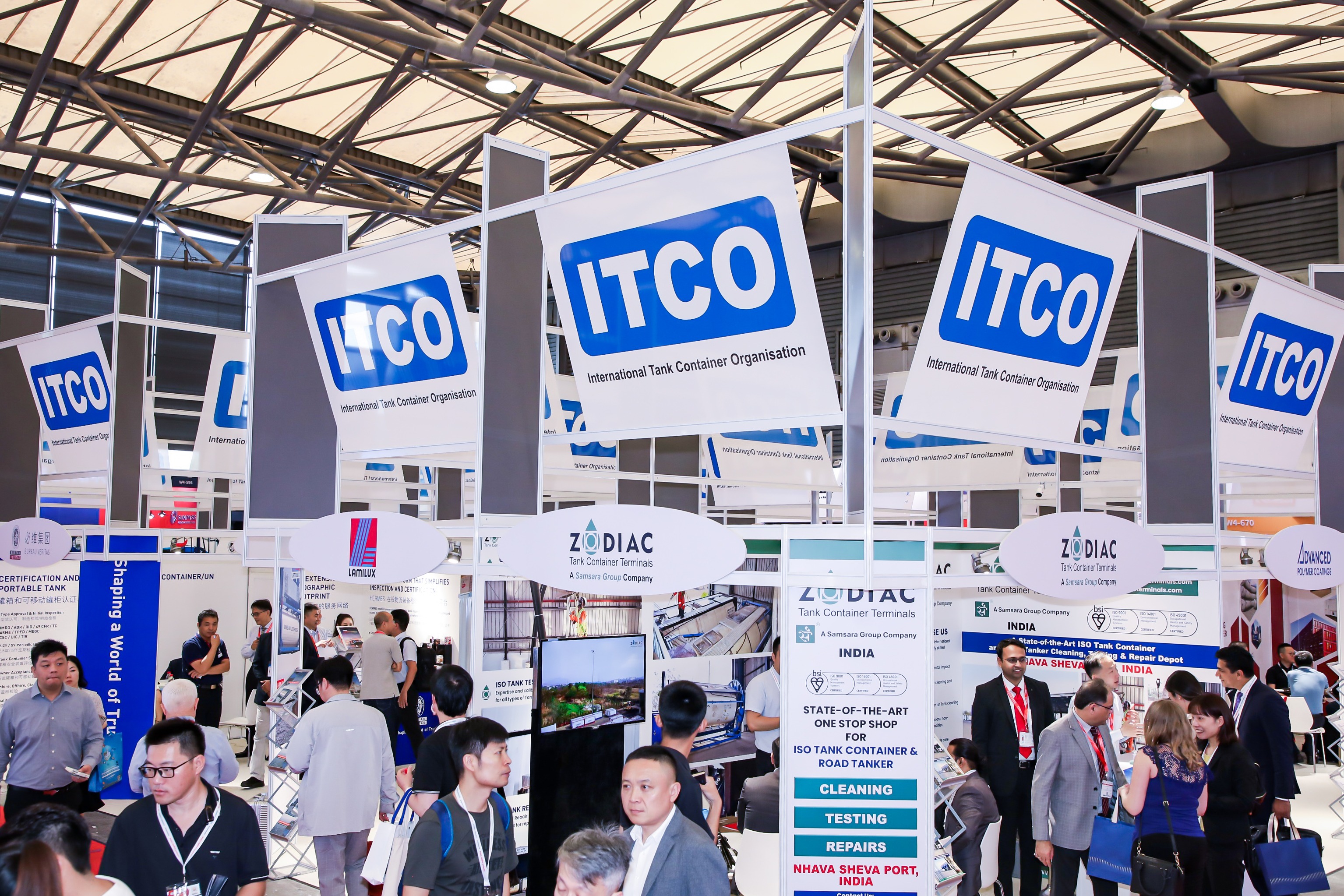 2028年上海国际航空货运展览会Air Cargo China展馆现场,专业观众参观实况