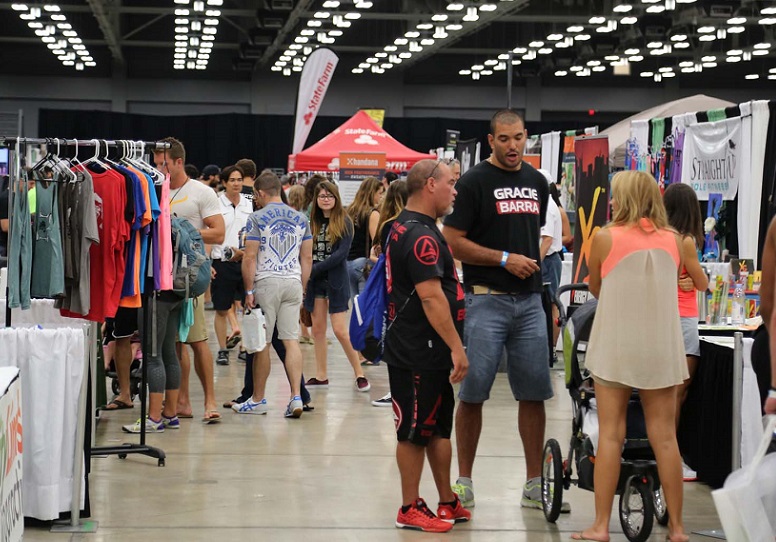 2027年美国洛杉矶健身器材展览会The Fit Expo Los Angeles展馆现场,专业观众参观实况