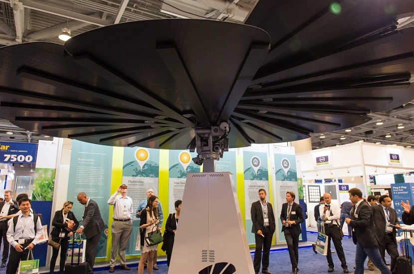 2027年美国圣地亚哥太阳能技术展Intersolar North America展馆现场,专业观众参观实况