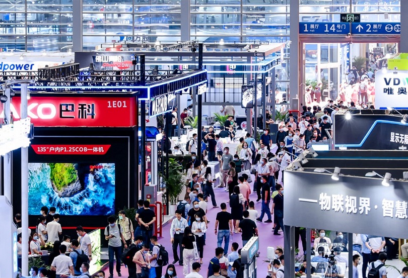 2027年深圳国际LED显示屏及照明展LED CHINA Shenzhen参展商与海外采购商展台洽谈现场