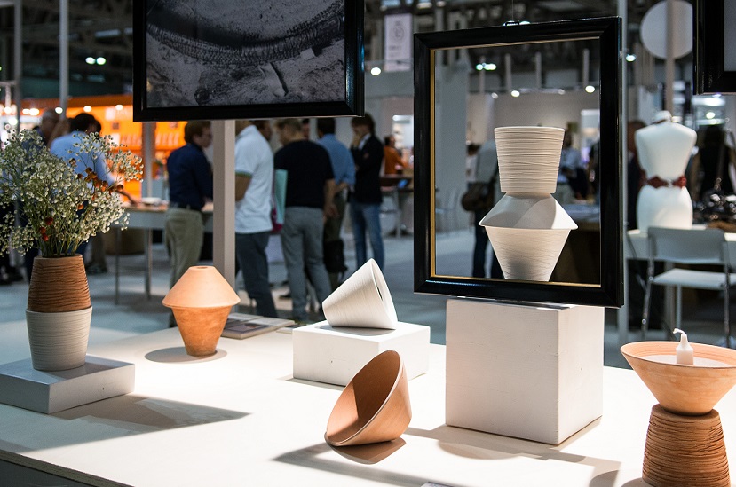 2027年意大利米兰家居及消费品礼品展Milano Home展馆现场，专业观众参观实况