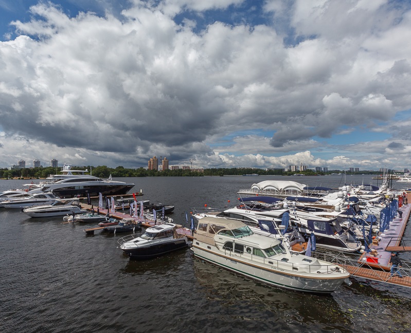2027年俄罗斯莫斯科游艇展览会Moscow Boat Show展馆现场，专业观众参观实况