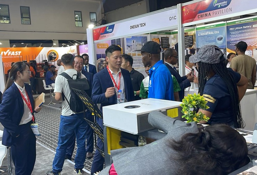 2027年尼日利亚电力能源、太阳能展览会Powerelec Nigeria展馆现场,专业观众参观实况