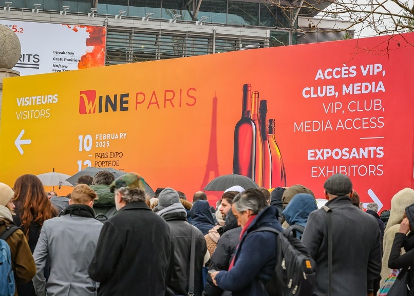 2027年法国巴黎葡萄酒、红酒、烈酒展览会WINE PARIS展馆现场,专业观众参观实况