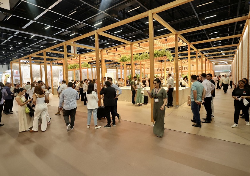 2027年巴西圣保罗地面铺装、地板展览会Expo Revestir展馆内部展台环境实拍