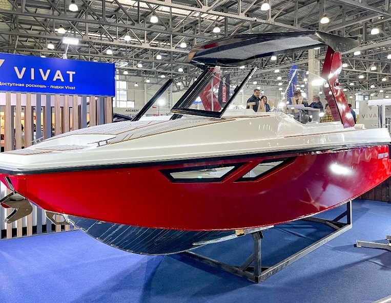 2027年俄罗斯莫斯科游艇展览会Moscow Boat Show展馆现场，专业观众参观实况