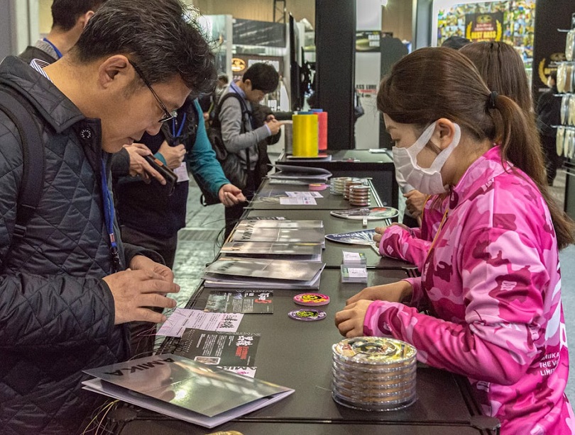 2027年日本大阪渔具钓具展览会Fishing Show Osaka展馆现场，专业观众参观实况