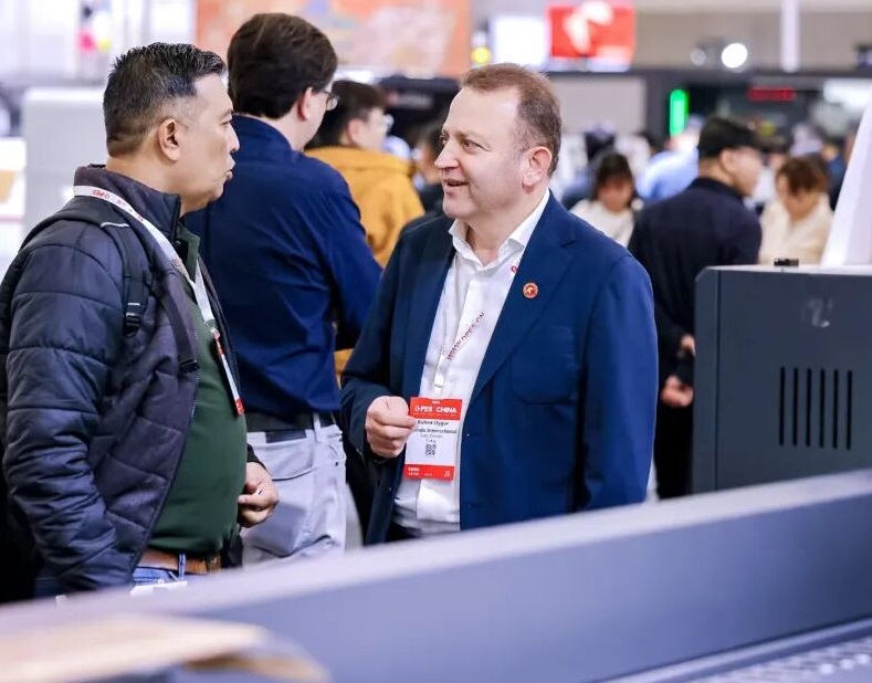 2027年迪培思广州国际广告展DPES SIGN EXPO CHINA展会现场产品演示与行业交流活动