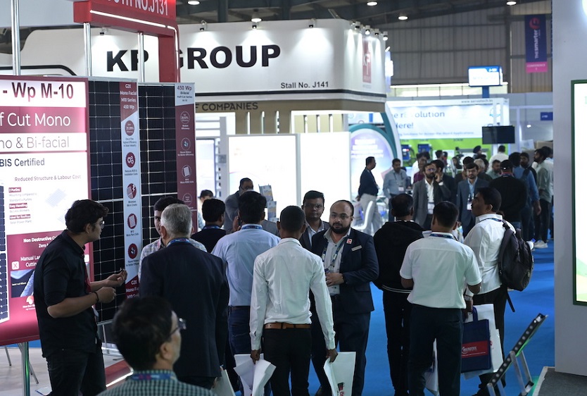 2027年印度太阳能光伏展览会Intersolar India展馆现场,专业观众参观实况