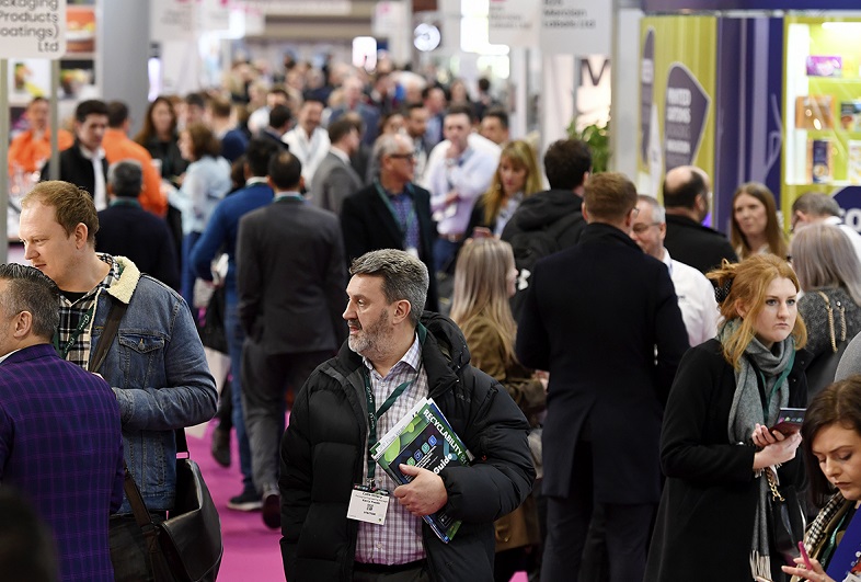 2027年英国伯明翰标签印刷展Label PrintPACKAGING INNOVATIONS展馆现场,专业观众参观实况