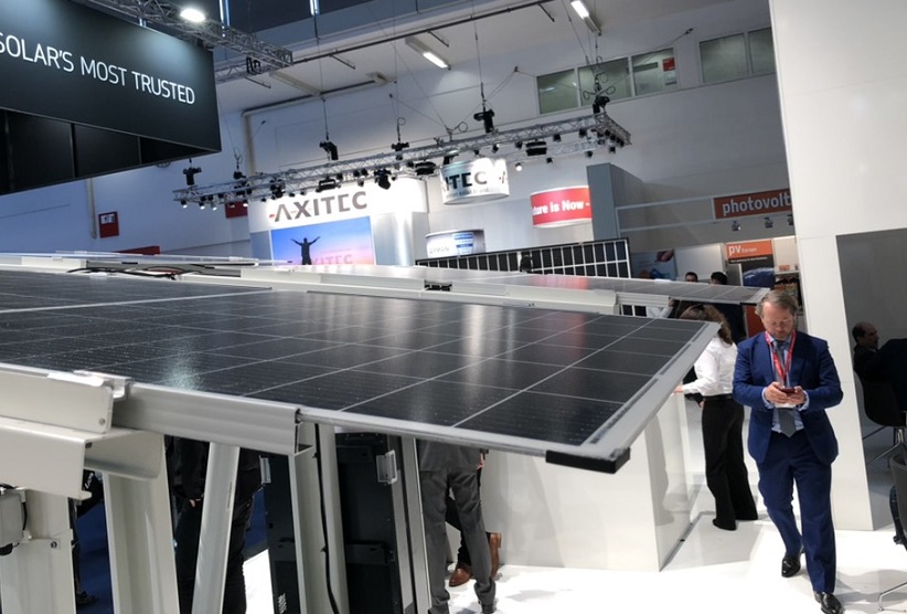 2027年波兰国际太阳能光伏展Solar Energy Expo展馆现场,专业观众参观实况
