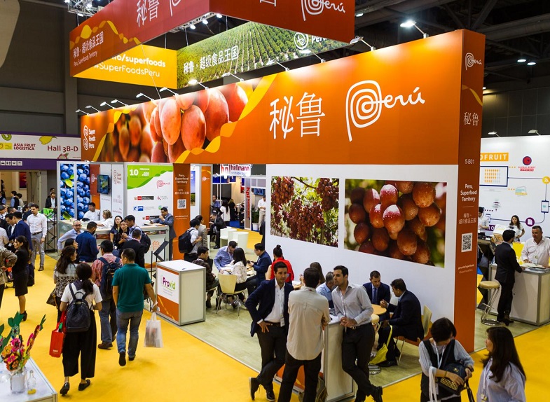 2027年德国柏林果蔬展览会FRUIT LOGISTICA展馆现场，专业观众参观实况