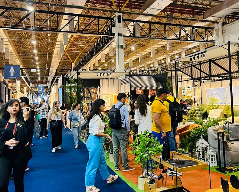 2027年巴西拉丁美洲家居装饰、礼品展览会ABCasa Fair展馆现场,专业观众参观实况