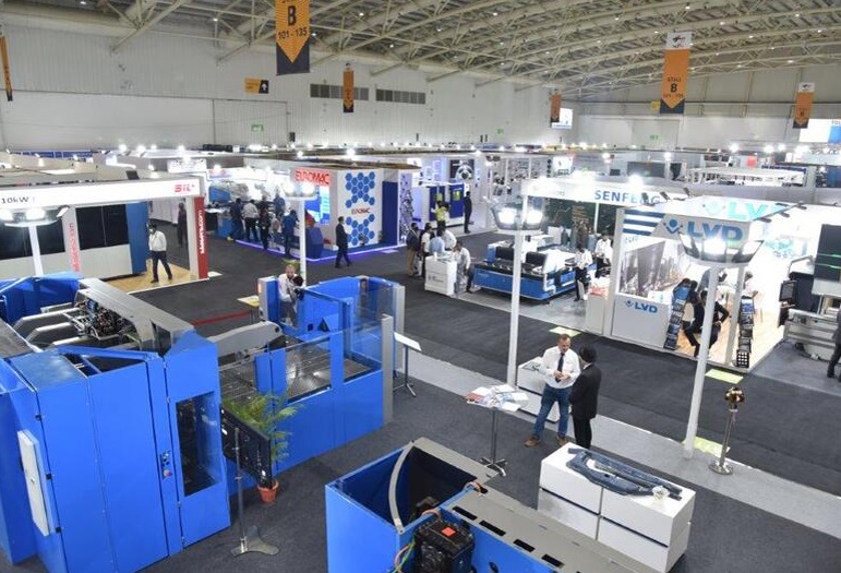 2027年印度班加罗尔机床工具展览会IMTEX展馆现场,专业观众参观实况